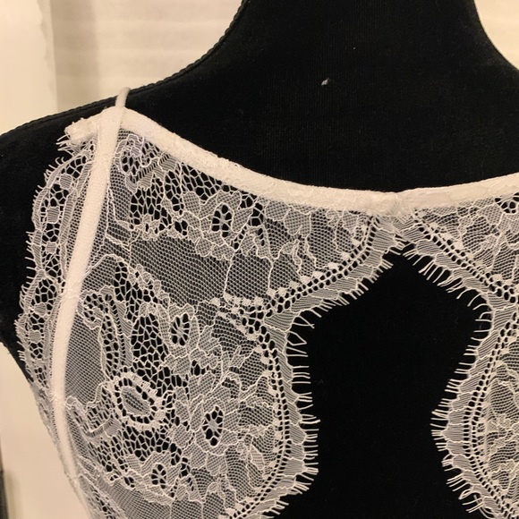 NWT Kenzie Open Back Lace Ivory Dress - Picture 7 of 10